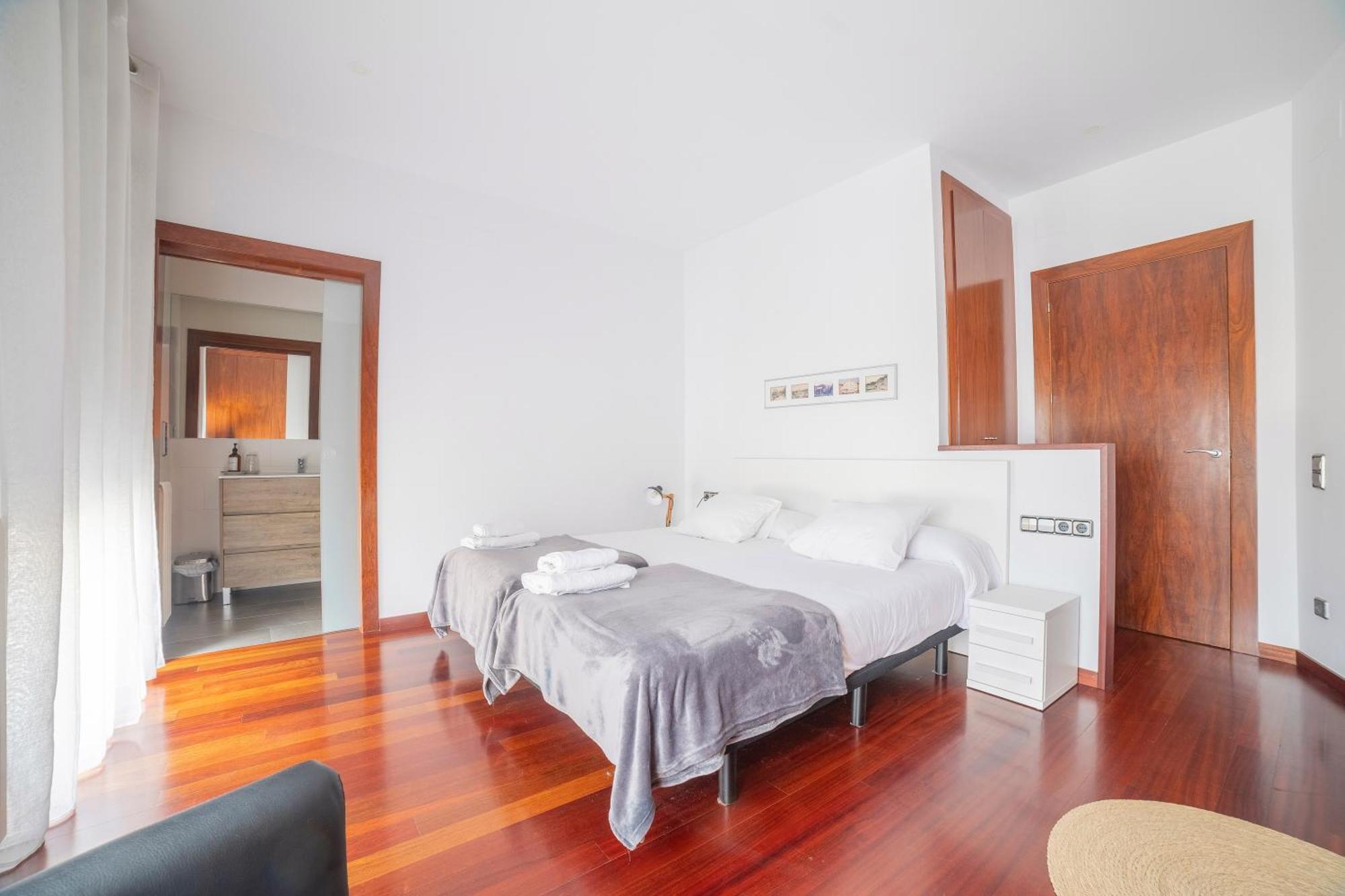 Mazi Apartments Colon Вик Екстериор снимка