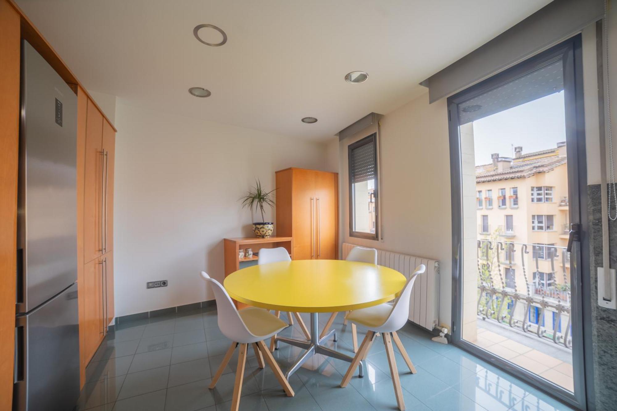 Mazi Apartments Colon Вик Екстериор снимка