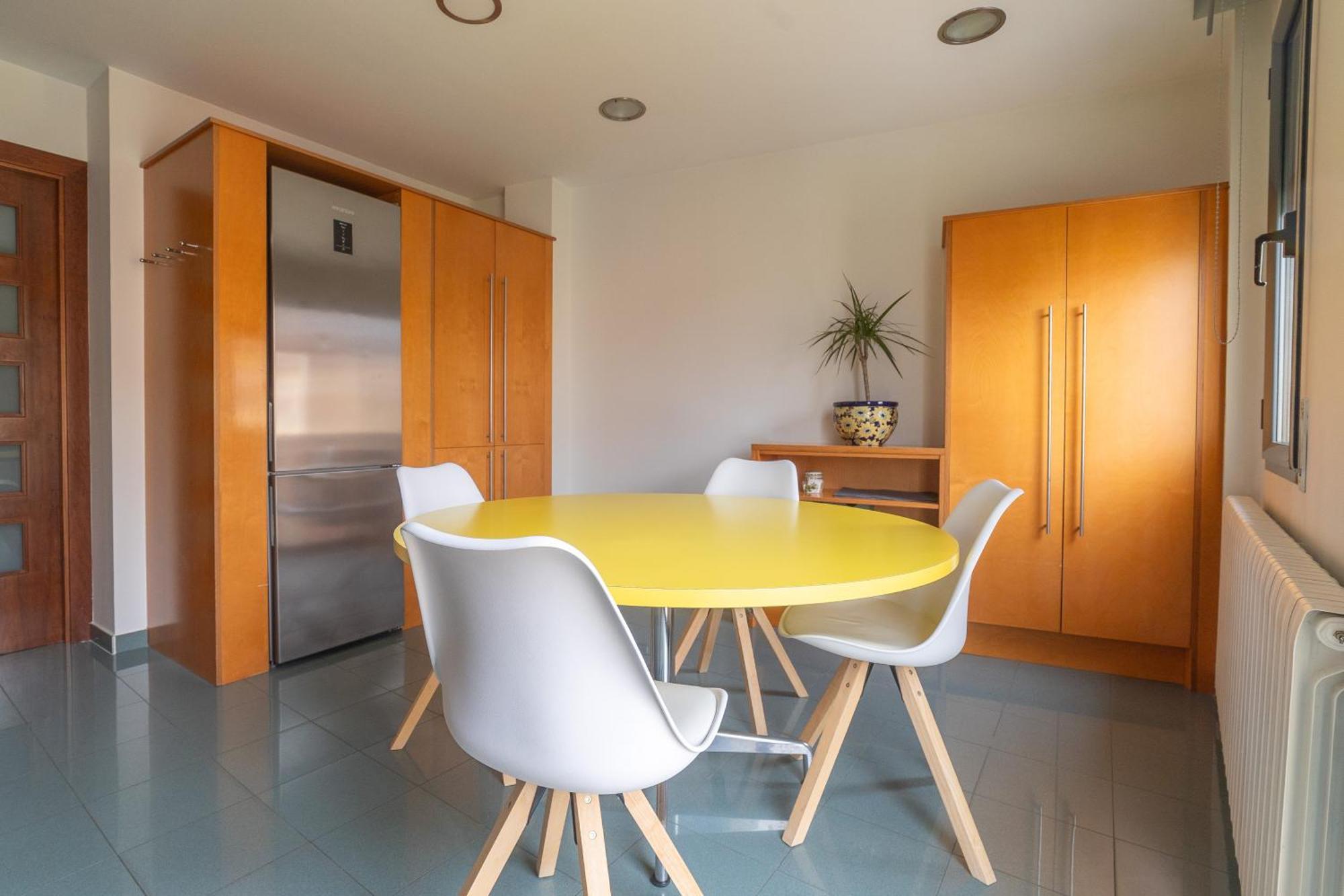 Mazi Apartments Colon Вик Екстериор снимка