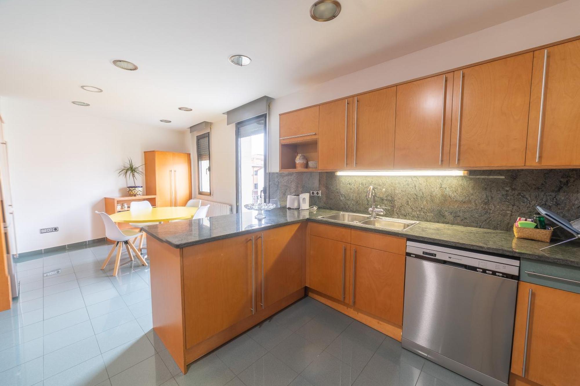Mazi Apartments Colon Вик Екстериор снимка